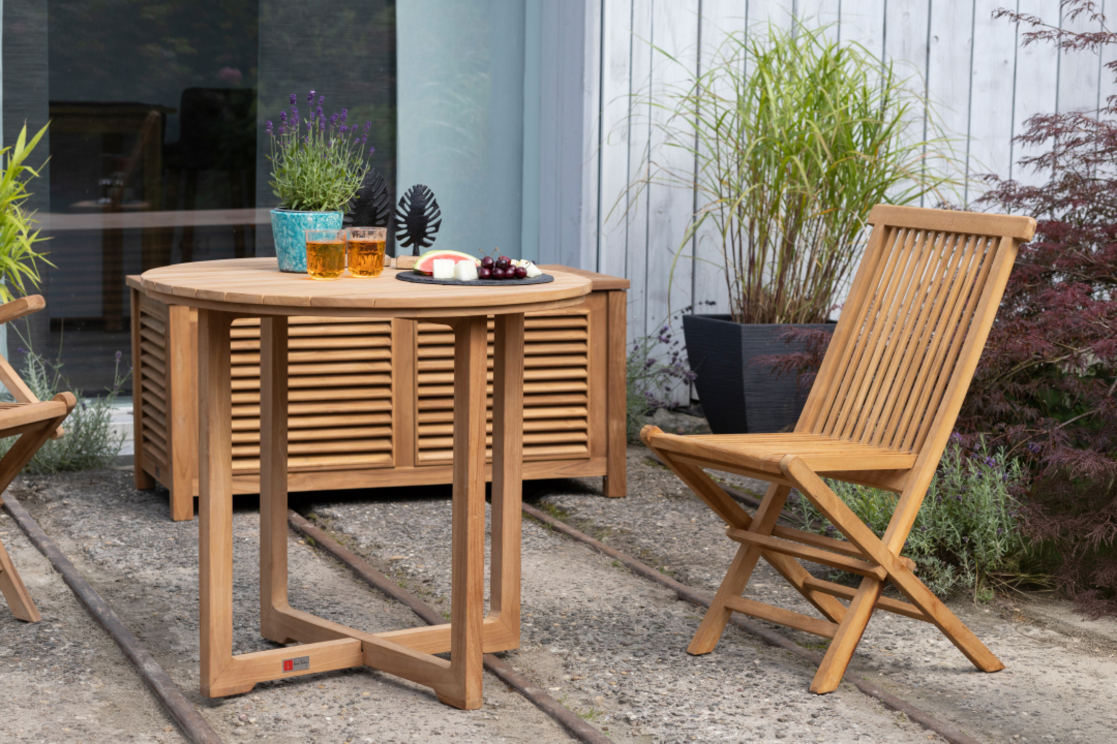 BL26003_02117_02131_02146_Gartentisch_Retford_Klappsessel_Andover_Klappstuhl_Langton_Aufbewahrungsbox_Teak_Grande__2_