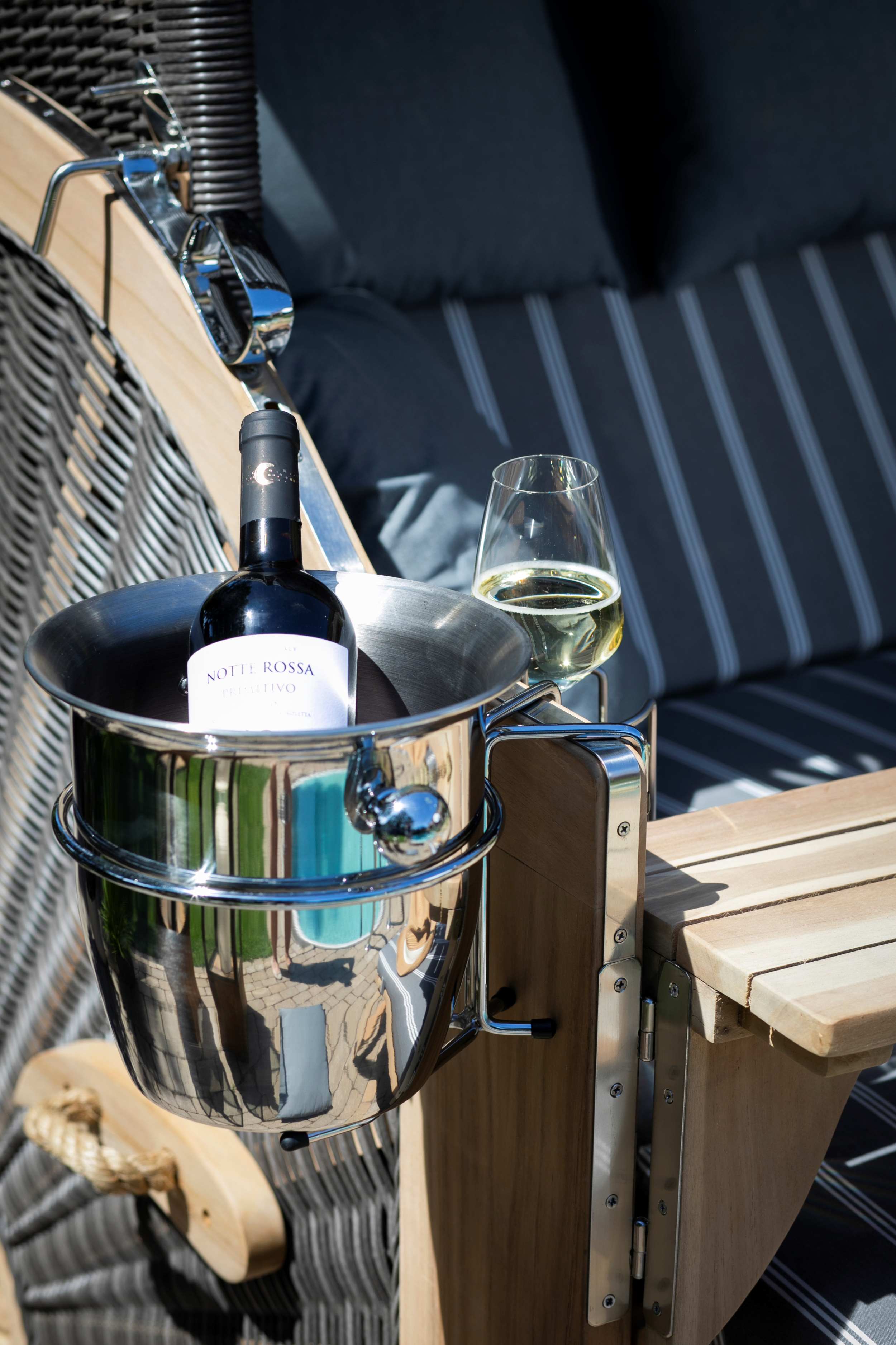 4270008T_30080_deVries_PURE®_Friesland_Sylt_XXL_PE_stone_grey__Des_235_Champagnerkühler (1)